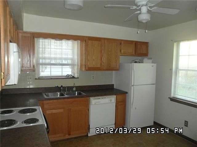 2nd image of 628 Aylesbury Dr