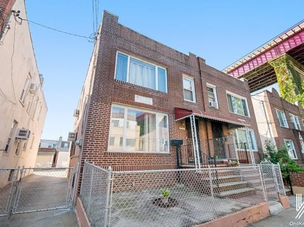 22-31 Crescent Street, Astoria, NY 11105