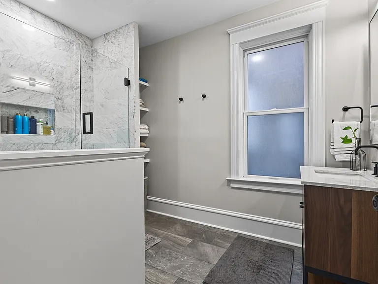 419 2nd St NE — Photo 4