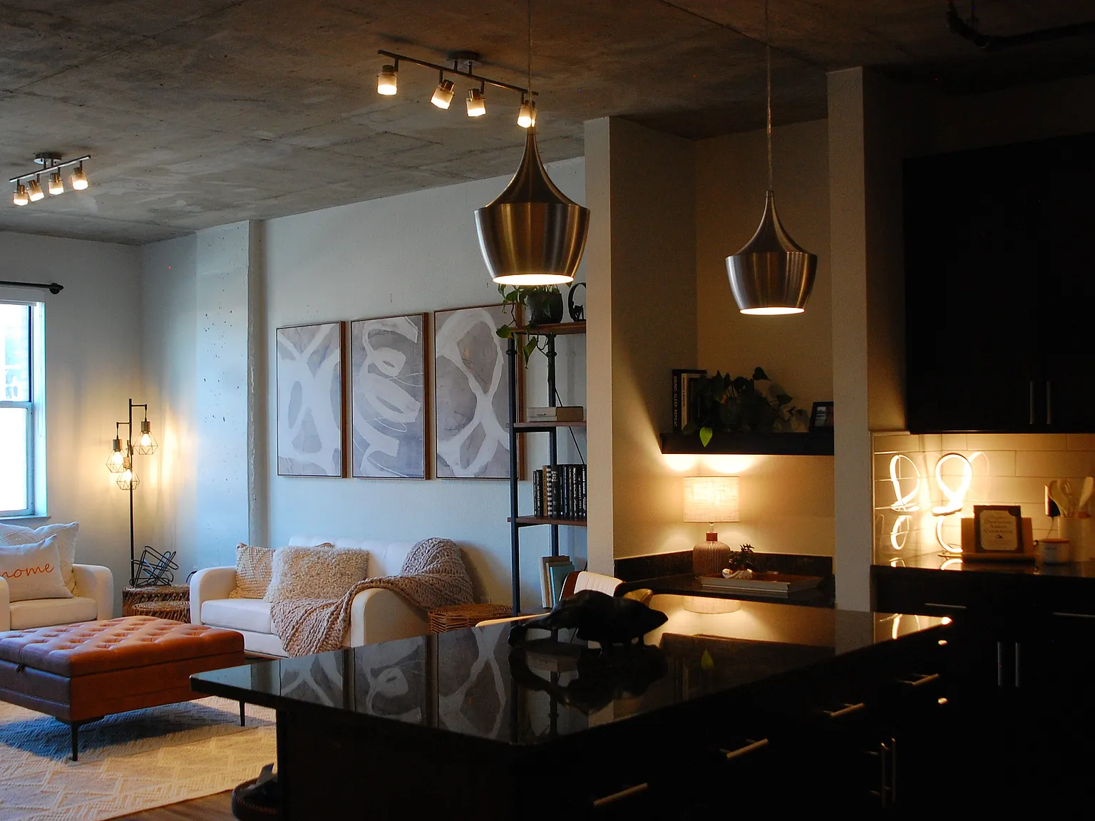 1 bed, 841 sqft, $1,548 — Photo 1