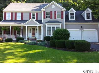 8200 Royal Scarlet Dr, Baldwinsville, NY 13027