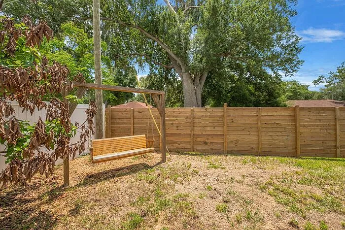 721 Holly Ter — Photo 36