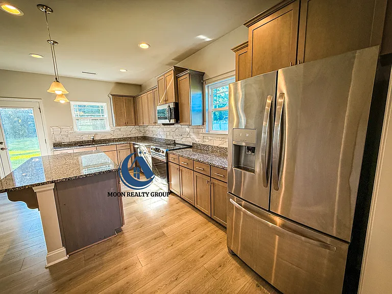 109 Sheffield St — Photo 7