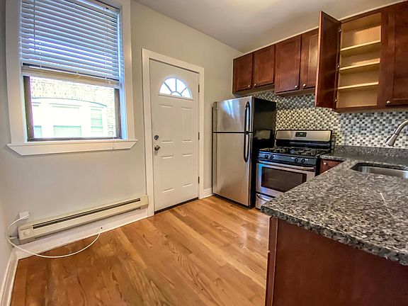 5th image of 4417 N Wolcott Ave APT 3B