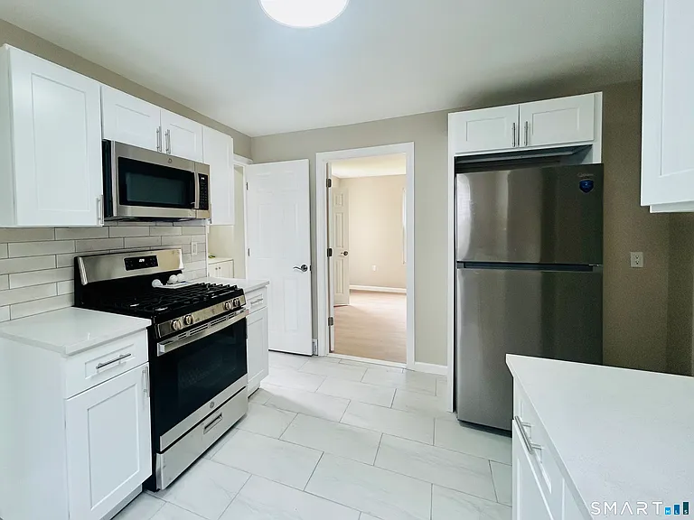 203 E Main St — Photo 2