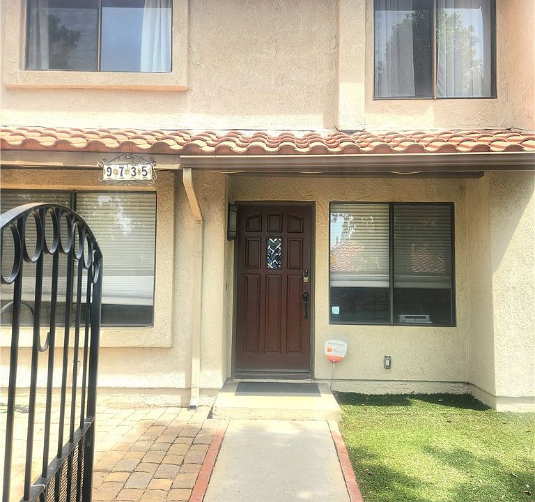 1st image of 9735 El Paseo Dr