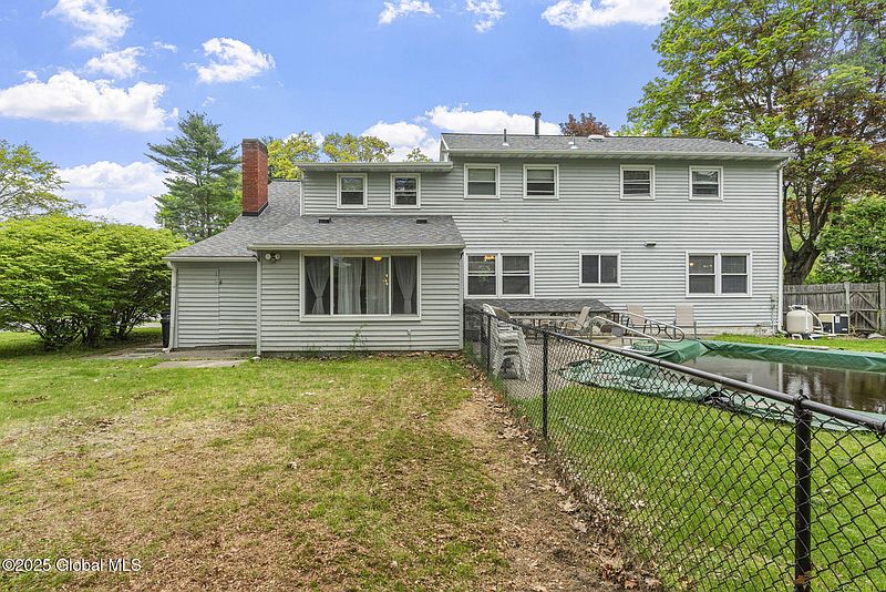 5th image of 15 OakTree Lane