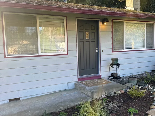 5720 203rd St SW, Lynnwood, WA 98036