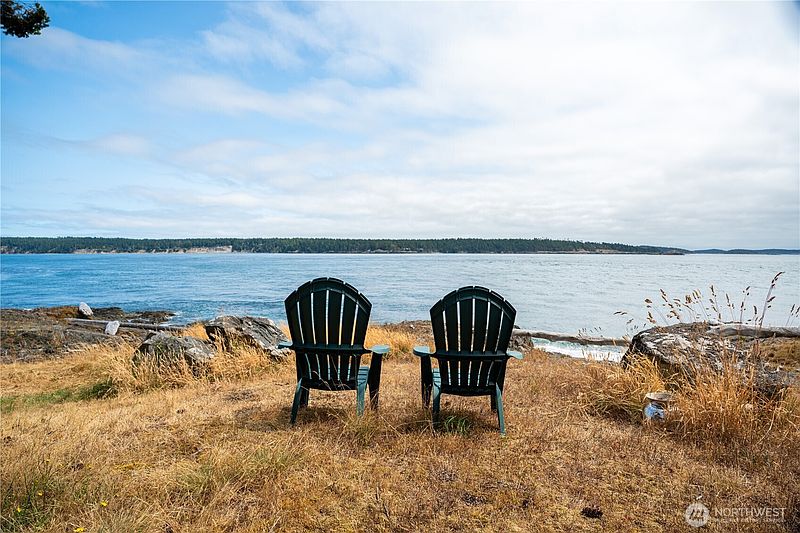 3rd image of 190 Island Drive