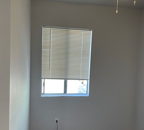 5th image of 11231 Oxnard St APT 10