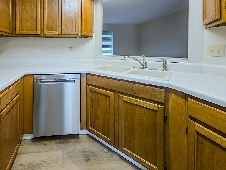 843 Claybrook Ct — Photo 9