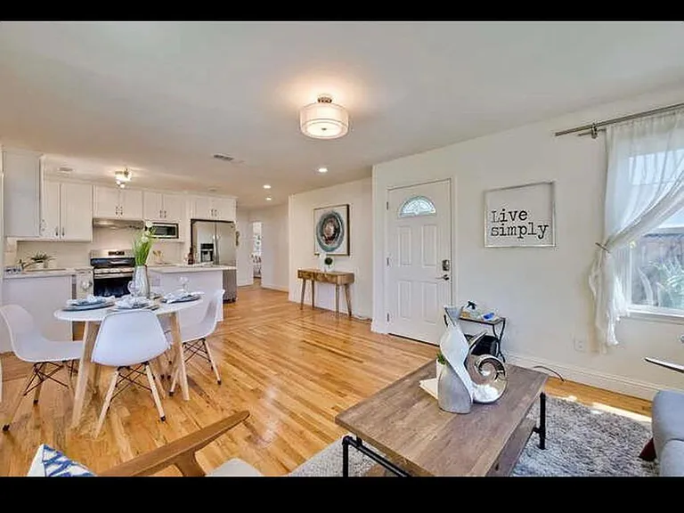 376 N 20th St — Photo 3