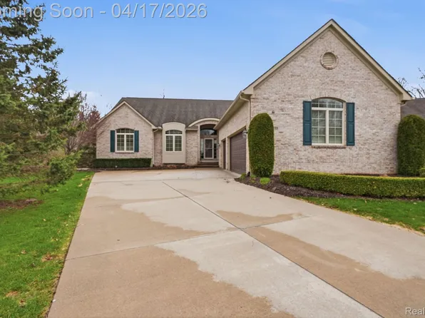 25228 Sutton Ct, Novi, MI 48374