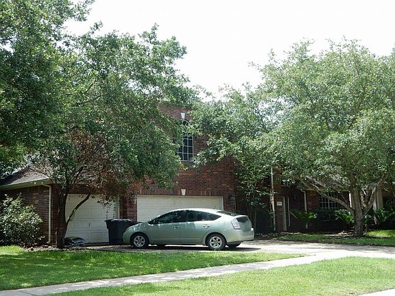 3rd image of 1003 Elm Pointe