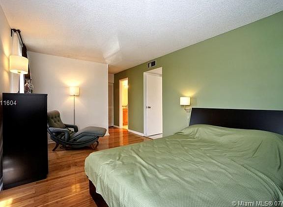 3rd image of 940 NE 199th St #3N