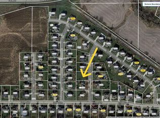 6372 Patrick Pointe Rd, Davenport, IA 52807