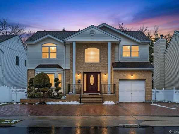 1662 Park Avenue, New Hyde Park, NY 11040