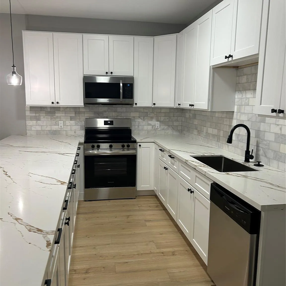 2 bed, 1.0 bath, 982 sqft, $1,650 — Photo 3