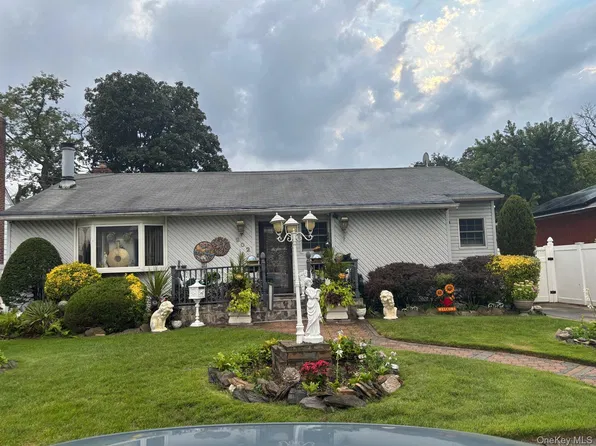902 EDWARDS BLVD, Valley Stream, NY 11580
