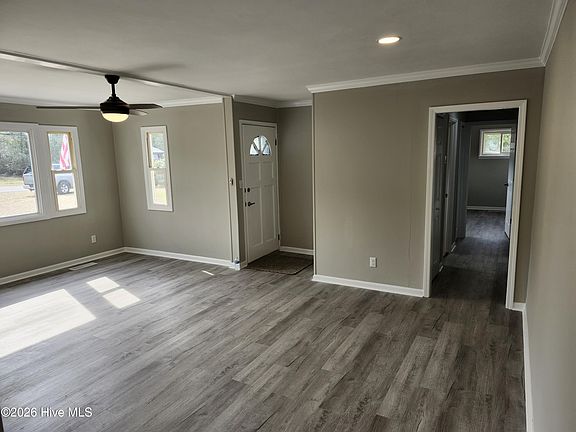 4th image of 909 Adelaide Drive