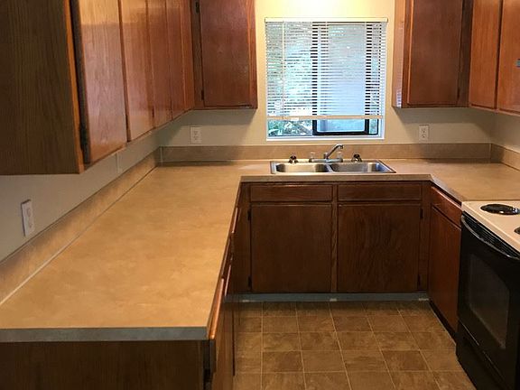 5th image of 615 S Pearl St APT 6