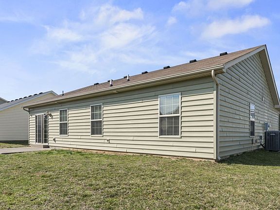 4th image of 166 Boulders Ct