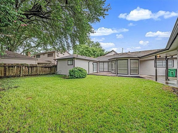 5th image of 14915 Sun Harbor Dr