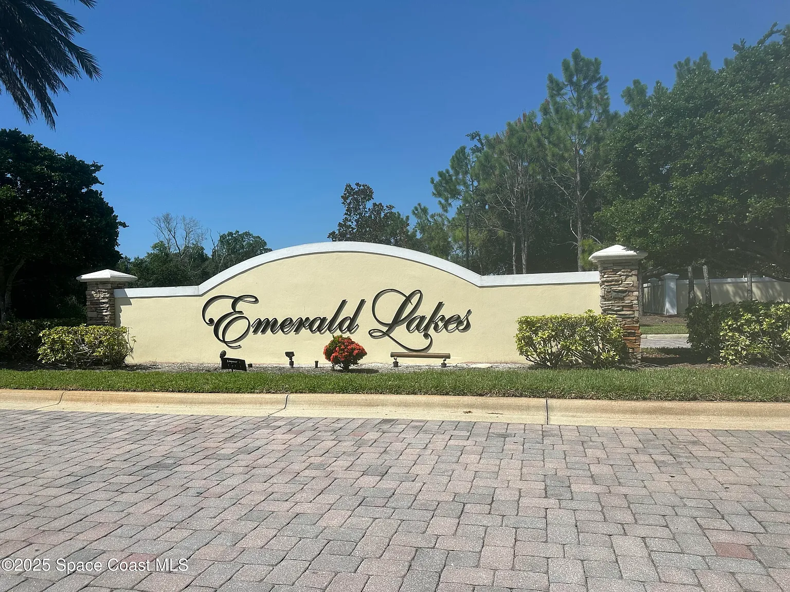 3 bed, 2.0 bath, 1762 sqft, $2,500 — Photo 3