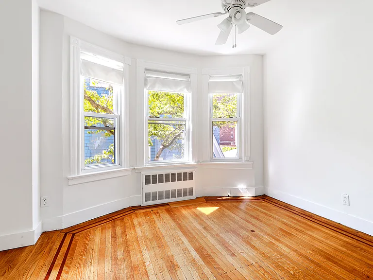 768 E 21st St #1 — Photo 8