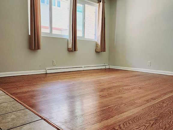 3rd image of 4843 Elm St #C