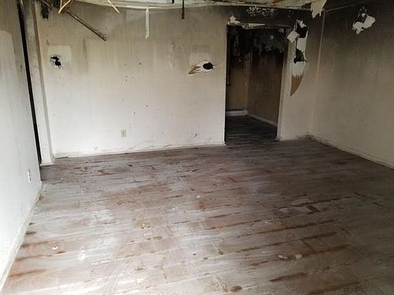 4th image of 8005 Bryan Dr