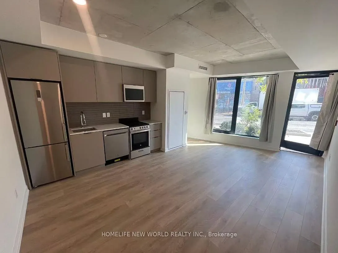 Studio, $2,000 — Photo 2