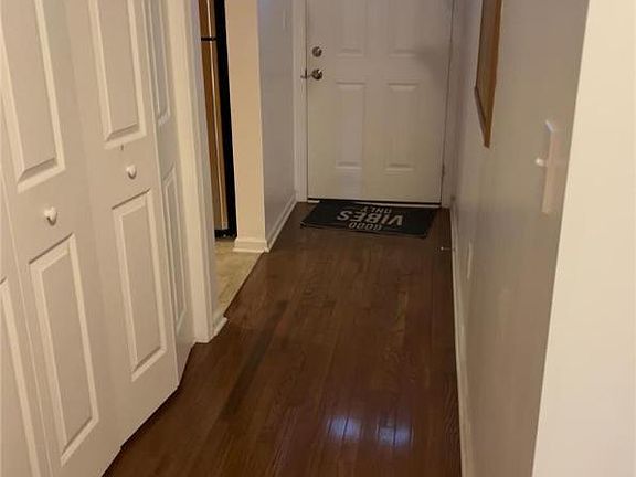 4th image of 252 N Walnut St Suite 305