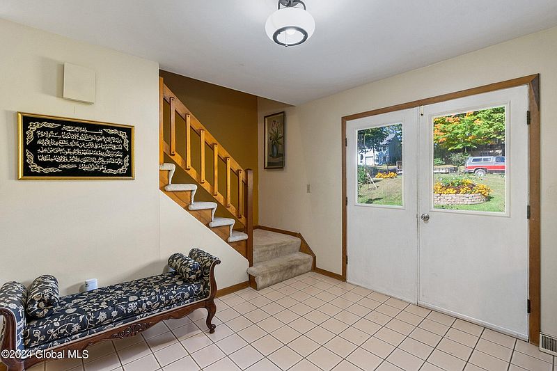 5th image of 27 Shelbourne Court