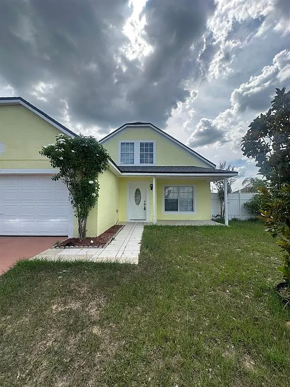 3 bed, 2.0 bath, 1396 sqft, $2,000 — Photo 1