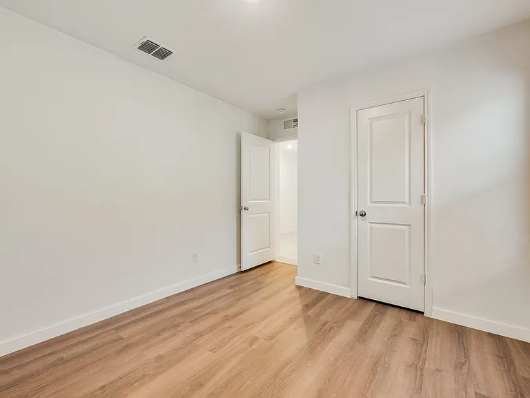 1012 Barkers Pond Ave — Photo 6