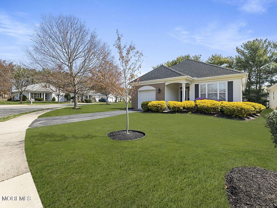 1st image of 17 Evergreen Springs Drive