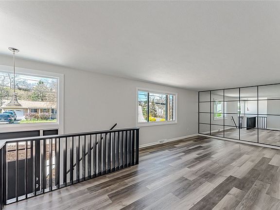4th image of 632 Millers Ln
