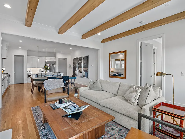 514 Hobbs Creek Dr — Photo 32