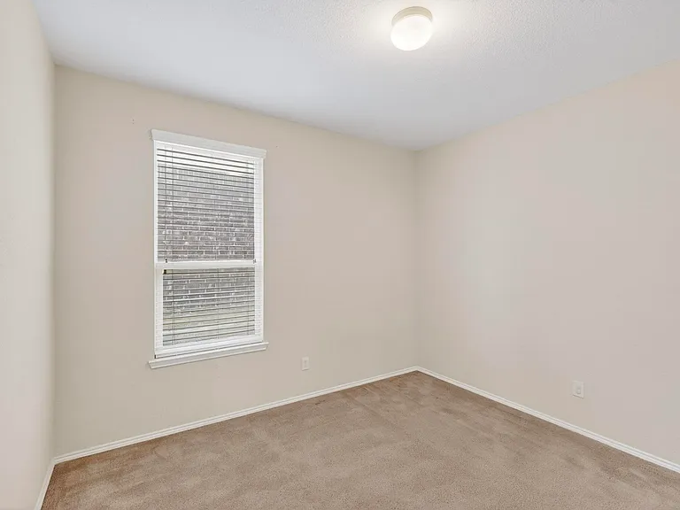 2409 Buelingo Ln — Photo 16