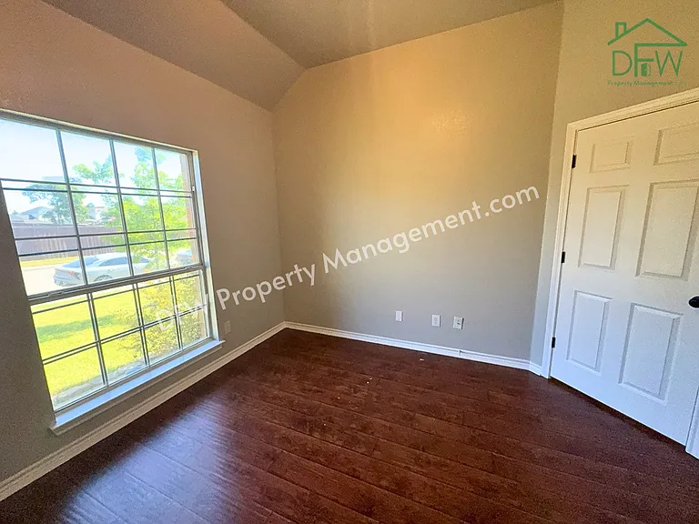 1541 Mountain Laurel Ln — Photo 11