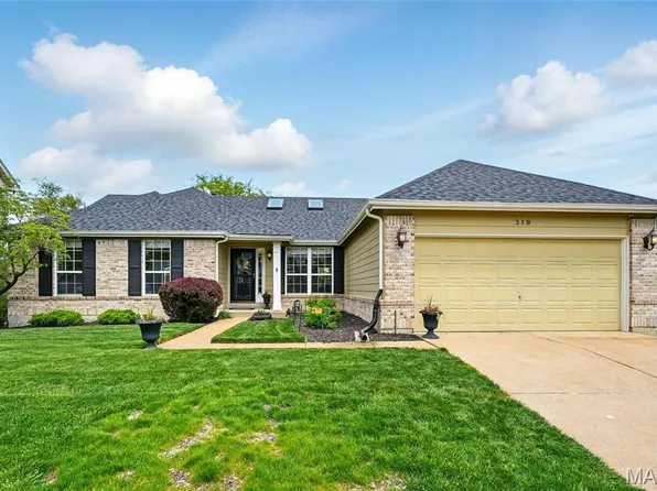 319 Alverston Ct, Ballwin, MO 63021