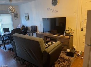 30 Hinsdale Pl APT 3, Newark, NJ 07104