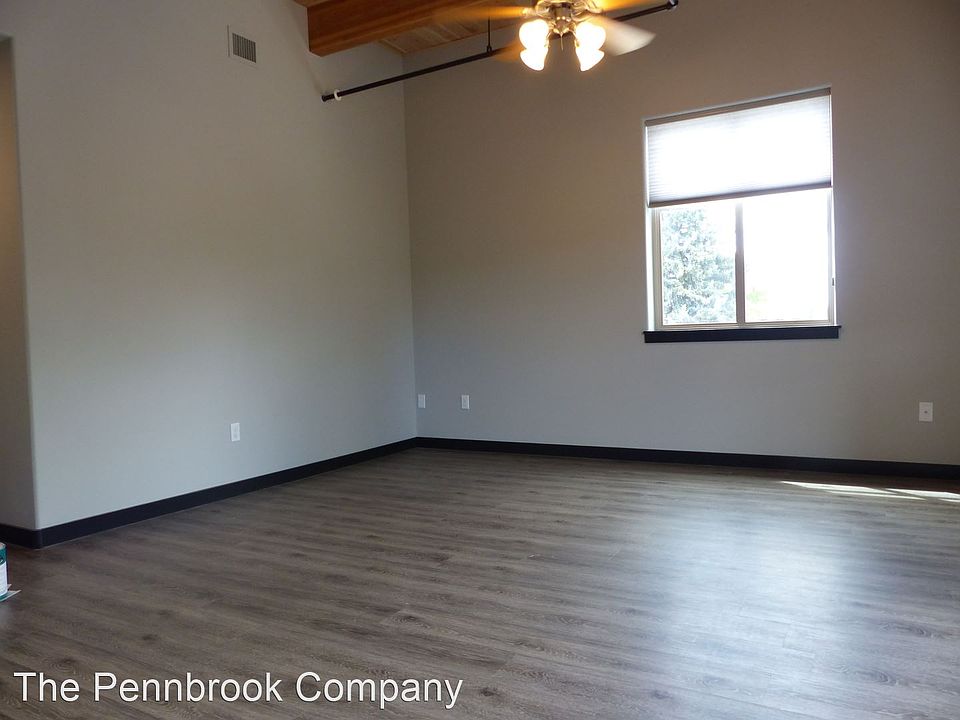 2nd image of 1133 NW Wall St Ste 203