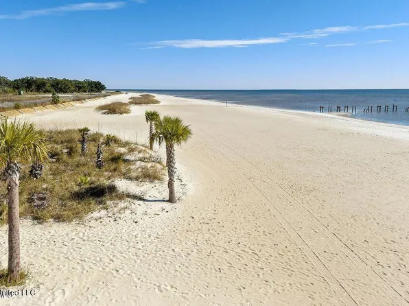 101 4th Ave, Pass Christian, MS 39571