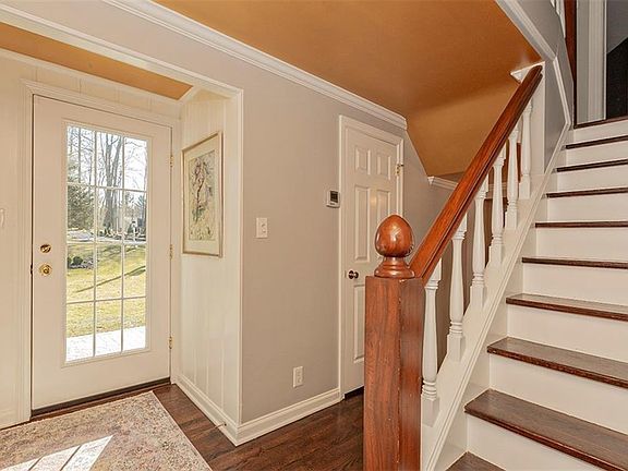3rd image of 33375 Woodleigh Dr