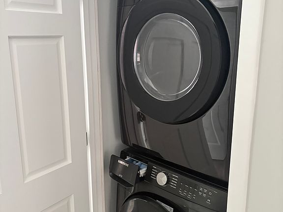 5th image of 620 Erie St SE #3