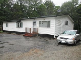15 Allen St, Sandown, NH 03873