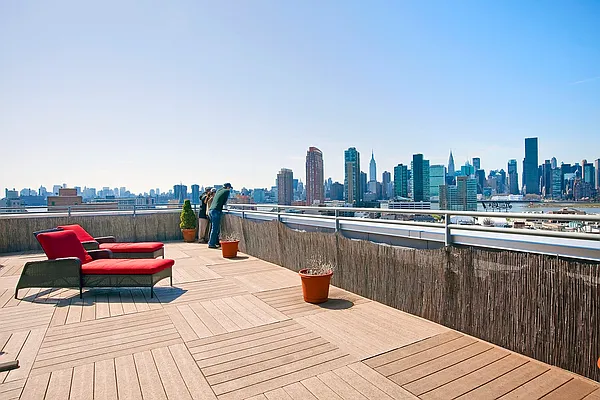 Sold by Modern Spaces | media 18