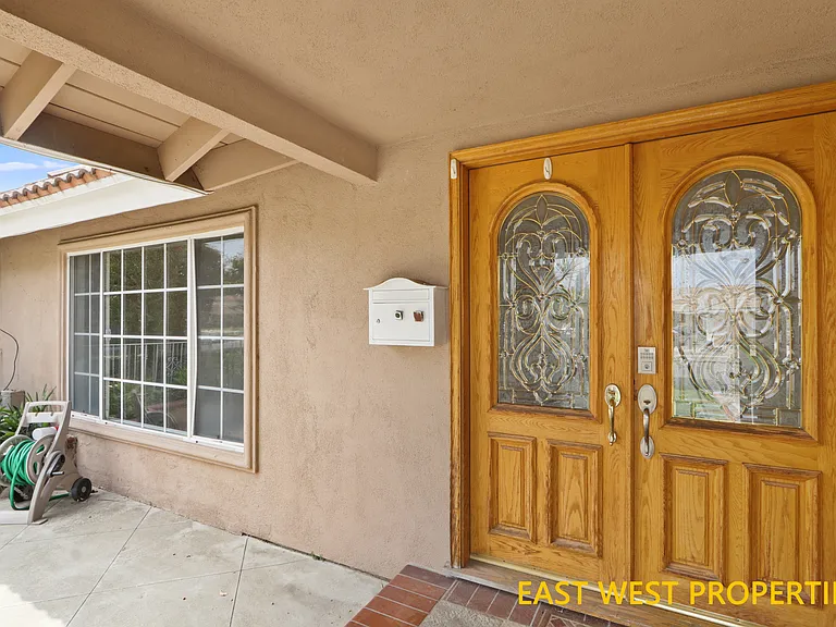 11186 Lavender Ave — Photo 3